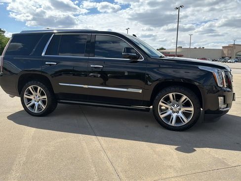 Used 2016 Cadillac Escalade Premium AWD/4WD image 26
