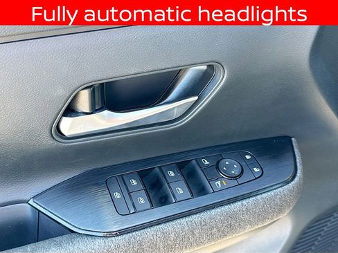 Used 2025 Nissan Kicks SV image 14