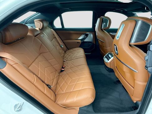 New 2026 BMW i7 eDrive50 w/ Executive Package image 21