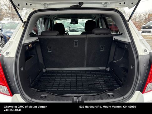 Used 2022 Chevrolet Trax LS w/ Tint and Cruise Package image 26