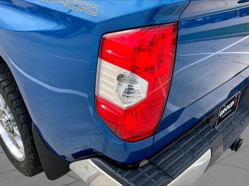Used 2018 Toyota Tundra SR5 w/ SR5 Upgrade Package RWD image 27