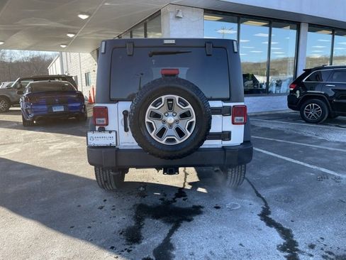 Used 2017 Jeep Wrangler Unlimited Rubicon w/ Connectivity Group image 6