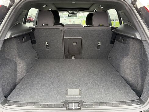 Used 2025 Volvo XC40 B5 Core AWD/4WD image 31