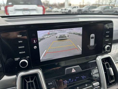 Used 2022 Kia Sorento S image 17