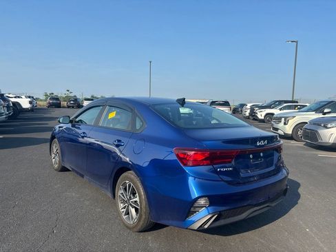 Used 2022 Kia Forte LXS FWD image 5