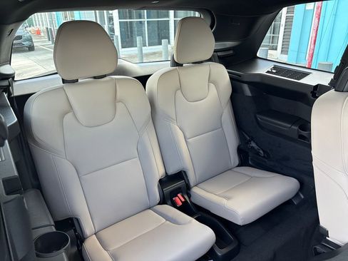 New 2026 Volvo XC90 T8 Plus w/ Protection Package Premier AWD/4WD image 17