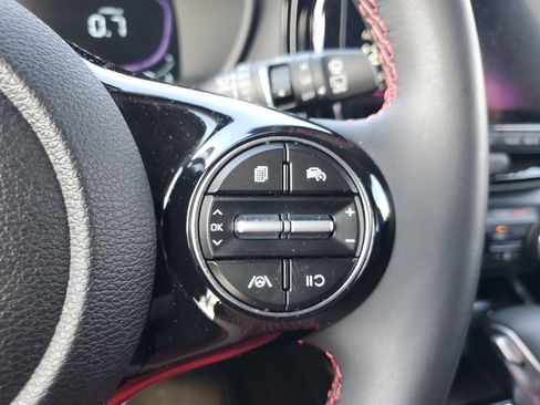 Used 2025 Kia Soul GT-Line image 28