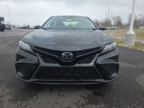 Used 2023 Toyota Camry SE w/ Convenience Package FWD image 4