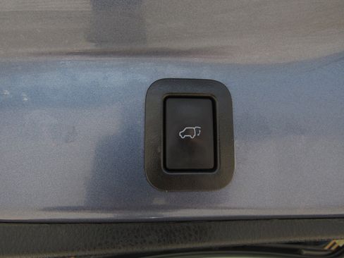 Used 2019 Toyota Highlander Limited image 14