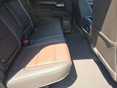 New 2026 GMC Sierra 3500 Denali w/ Denali Reserve Package AWD/4WD image 24