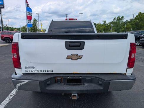 Used 2010 Chevrolet Silverado 1500 W/T RWD image 4