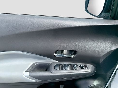 Used 2023 Nissan Kicks SR w/ SR Premium Package FWD image 9