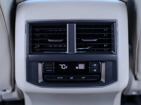 Used 2019 Volkswagen Atlas SE FWD image 24
