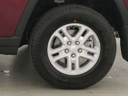 New 2025 Jeep Grand Cherokee Laredo image 33