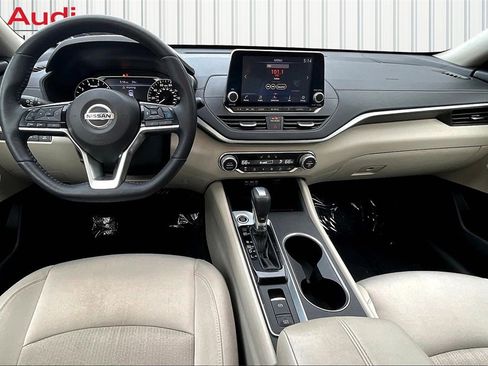 Used 2019 Nissan Altima 2.5 SV image 7