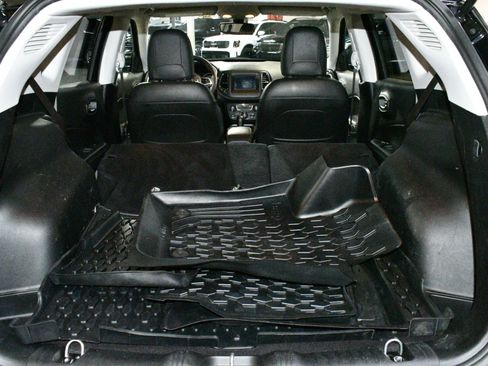 Used 2019 Jeep Compass Latitude w/ Popular Equipment Group image 96