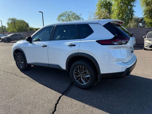 Used 2024 Nissan Rogue S image 6