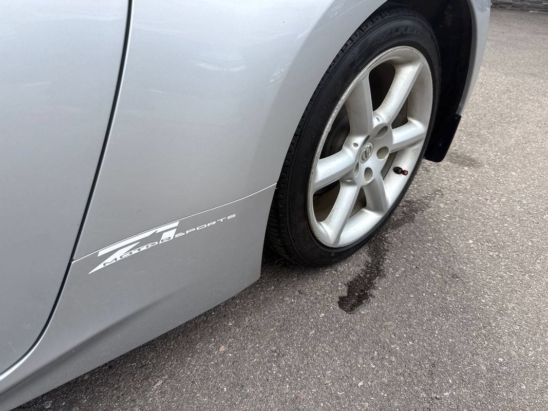 Used 2011 Nissan 370Z Coupe RWD image 15