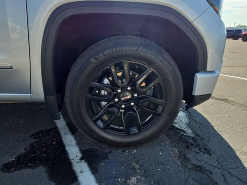 Used 2022 GMC Sierra 1500 Elevation AWD/4WD image 16