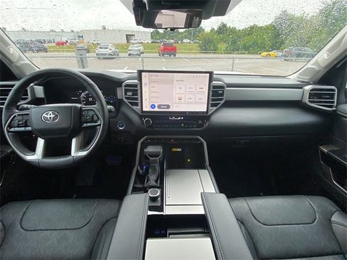 Used 2024 Toyota Sequoia Limited image 17