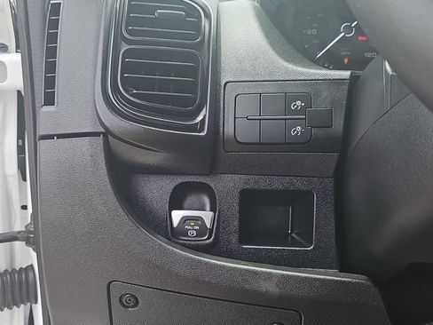 Used 2025 RAM ProMaster 1500 FWD image 24