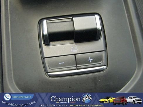 Used 2024 GMC Sierra 1500 Denali AWD/4WD image 47