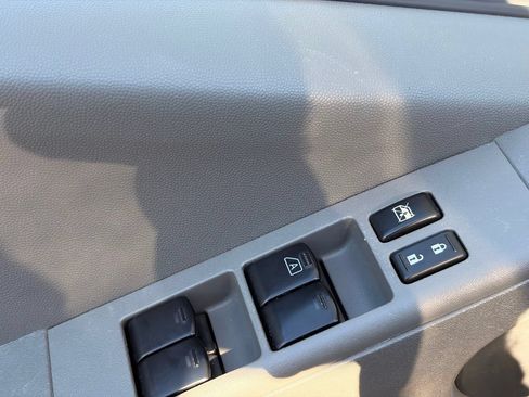 Certified 2021 Nissan Frontier SV w/ Midnight Edition Floor Mats RWD image 22