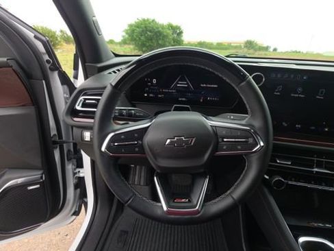 Used 2024 Chevrolet Traverse Z71 w/ Enhanced Driving Package image 25