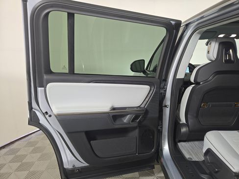 Used 2024 Rivian R1S Adventure AWD/4WD image 17