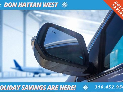 Used 2021 GMC Acadia SLT w/ Trailering Package image 38