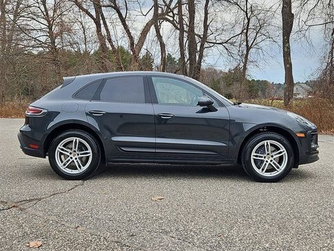Certified 2025 Porsche Macan image 8