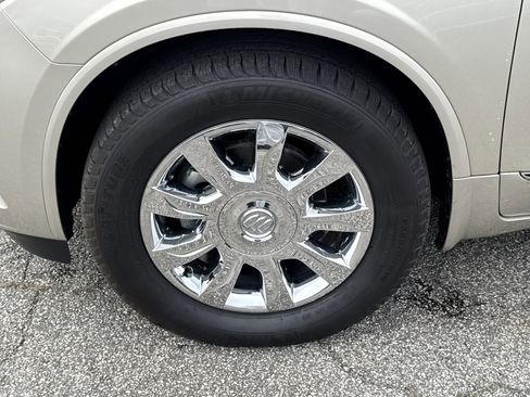 Used 2016 Buick Enclave Leather image 11