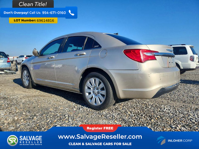Used 2014 Chrysler 200 LX FWD image 3
