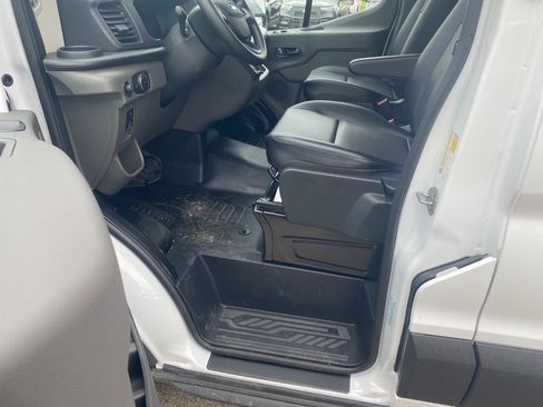 New 2026 Ford Transit 250 148 Medium Roof RWD image 13