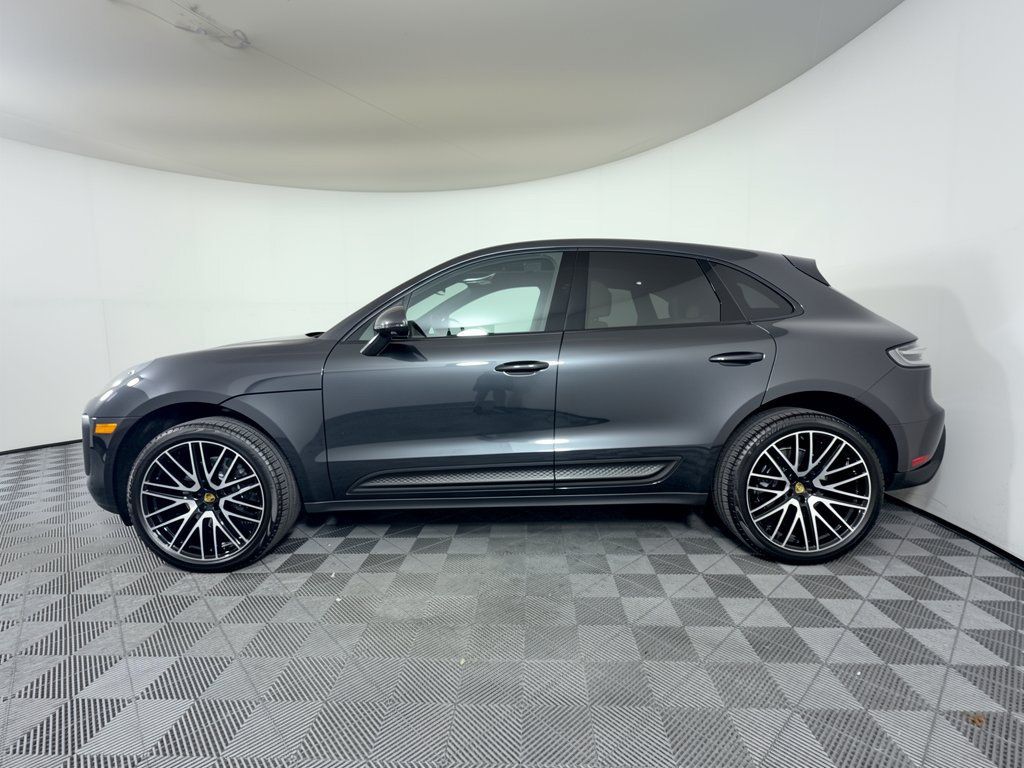 Used 2026 Porsche Macan AWD/4WD image 2