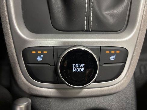 Used 2026 Hyundai Venue SEL FWD image 16