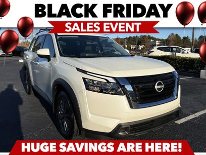 Used 2024 Nissan Pathfinder SV w/ SV Premium Package