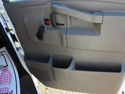 Used 2023 GMC Savana 3500 RWD image 19
