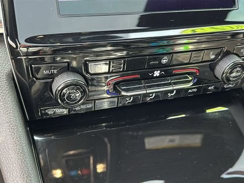 Used 2023 Jeep Grand Cherokee Altitude image 18