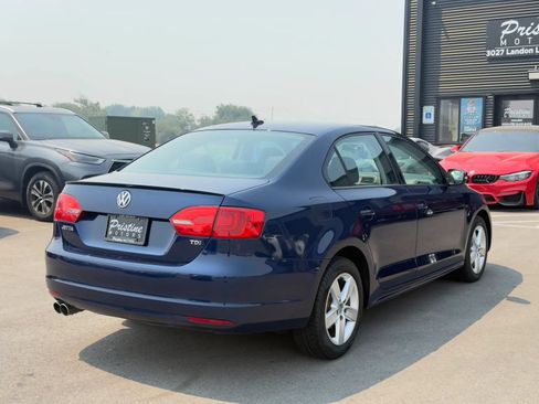 Used 2011 Volkswagen Jetta TDI FWD image 5