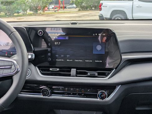 New 2026 Chevrolet Equinox LT w/ Safety and Technology Package FWD image 17