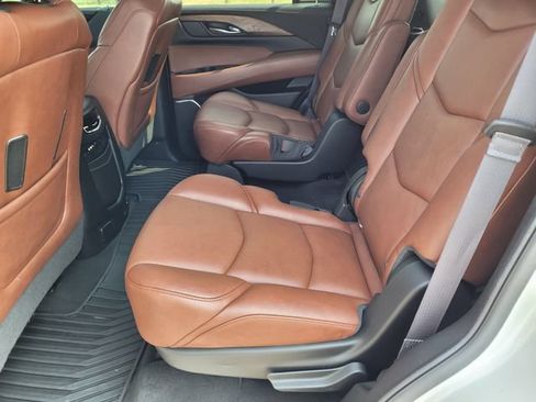 Used 2016 Cadillac Escalade Premium AWD/4WD image 26