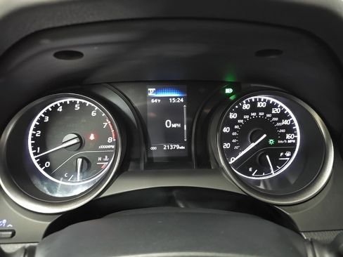 Used 2023 Toyota Camry SE image 21