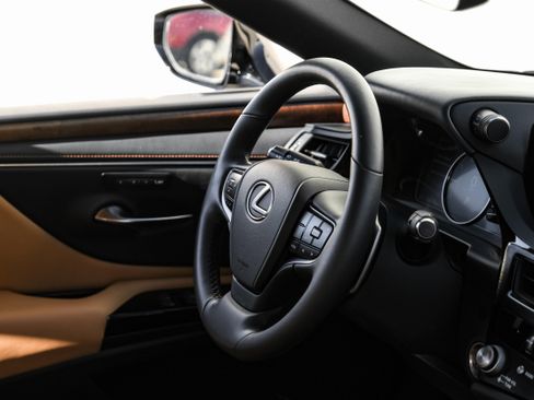 Used 2022 Lexus ES 350 w/ Premium Package image 13