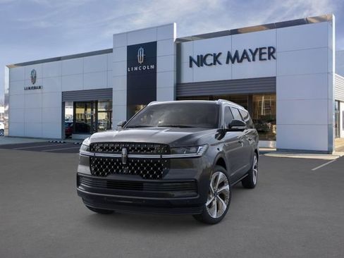 New 2026 Lincoln Navigator L Black Label AWD/4WD image 2