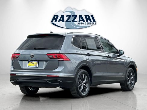 Used 2024 Volkswagen Tiguan SE image 3