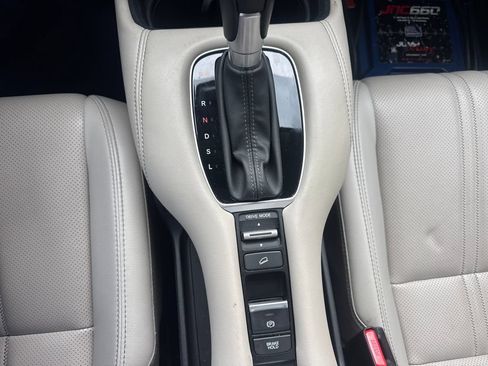 Used 2025 Honda HR-V EX-L image 42