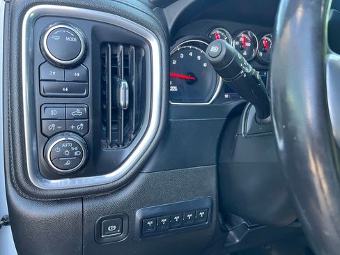 Used 2022 Chevrolet Silverado 2500 LT w/ Convenience Package image 27