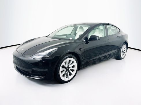 Used 2022 Tesla Model 3 Long Range AWD/4WD image 3