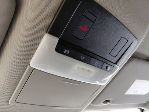 Used 2025 Nissan Rogue SV image 30